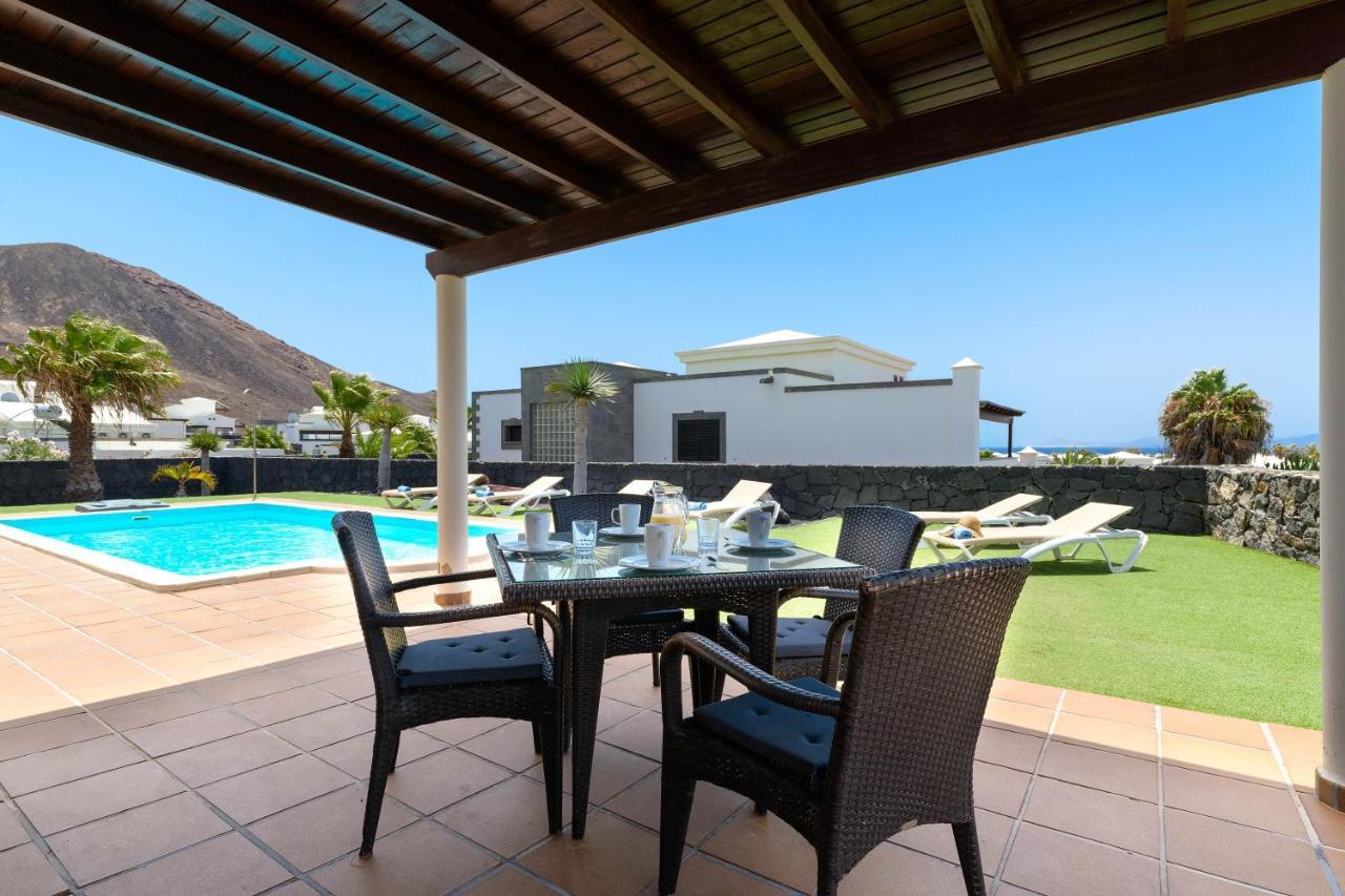 Villa Los Dragos Playa Blanca  Eksteriør billede