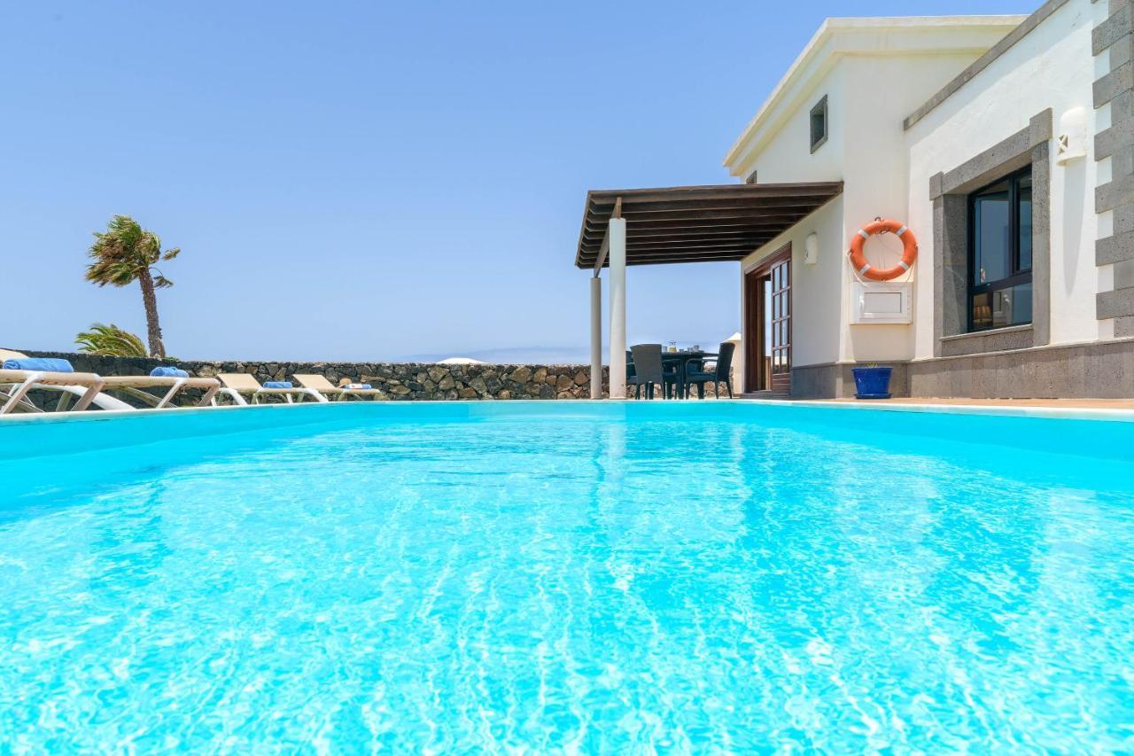Villa Los Dragos Playa Blanca  Eksteriør billede