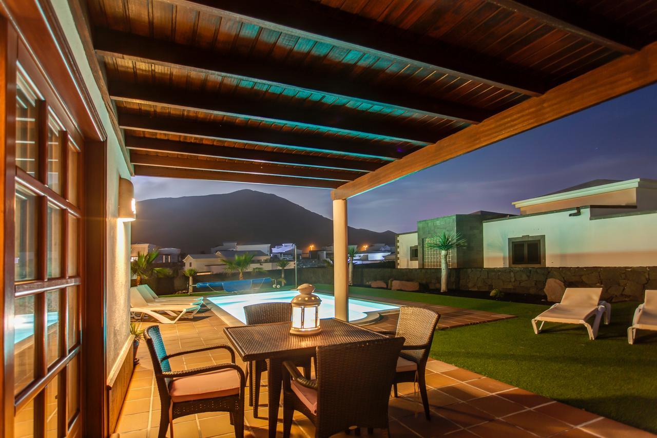 Villa Los Dragos Playa Blanca  Eksteriør billede